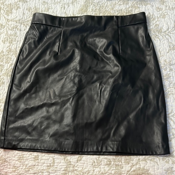 Black Leather skirt - Picture 1 of 1